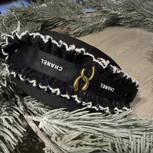 CHANEL Black and Gold Ruffled Headband